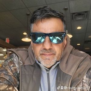 Meet your Posher, Raul